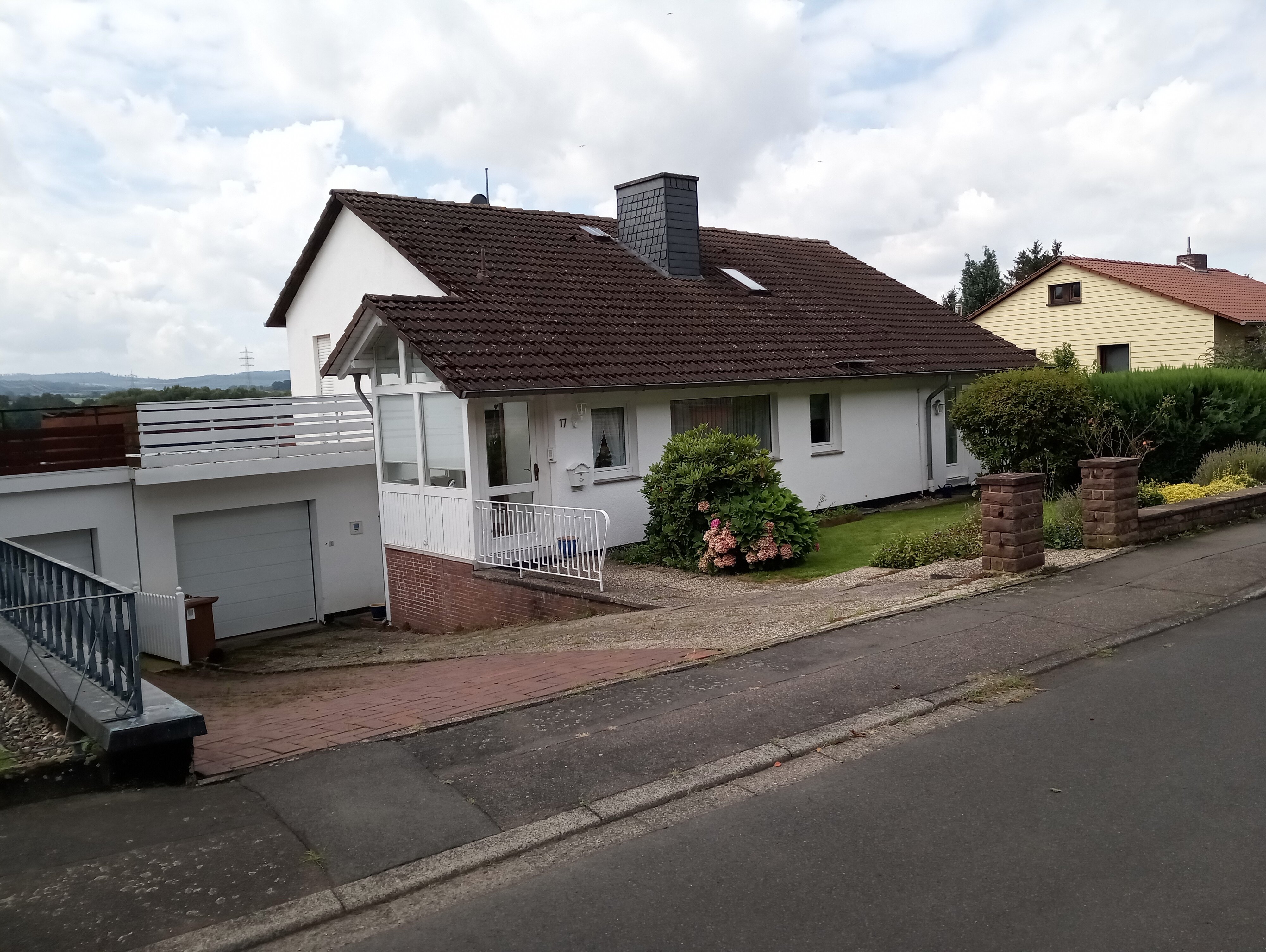 Einfamilienhaus zum Kauf provisionsfrei 389.000 € 6 Zimmer 138 m²<br/>Wohnfläche 1.042 m²<br/>Grundstück ab sofort<br/>Verfügbarkeit Niederkaufungen Kaufungen 34260