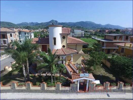 Haus zum Kauf 2.585.000 € 504 m² 1.016 m² Grundstück Barcellona Pozzo di Gotto 98051