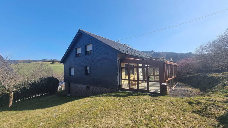 Einfamilienhaus zum Kauf provisionsfrei 299.000 € 8 Zimmer 256 m² 1.204 m² Grundstück Heinsberg Kirchhundem 57399