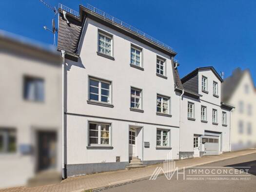 Reihenmittelhaus zum Kauf 225.000 € 11 Zimmer 235 m² 449 m² Grundstück Manderscheid Manderscheid 54531