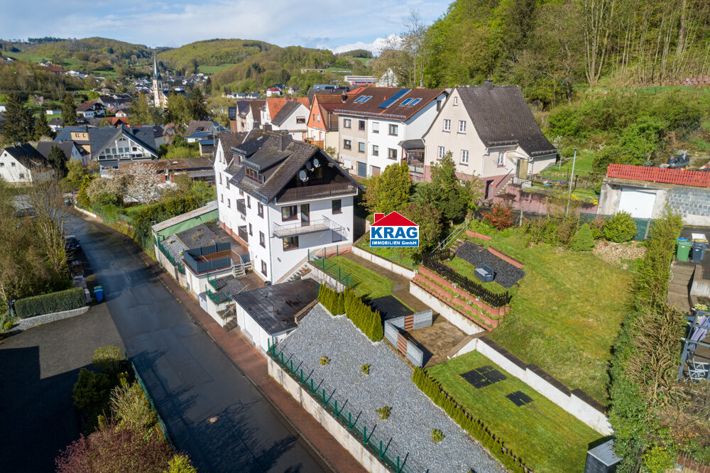 Doppelhaushälfte zum Kauf 150.000 € 6 Zimmer 141 m²<br/>Wohnfläche 470 m²<br/>Grundstück Bad Endbach Bad Endbach 35080