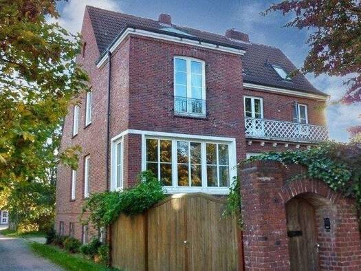 Einfamilienhaus zum Kauf 268.500 € 10 Zimmer 418,2 m² 871 m² Grundstück Bant Wilhelmshaven 26382