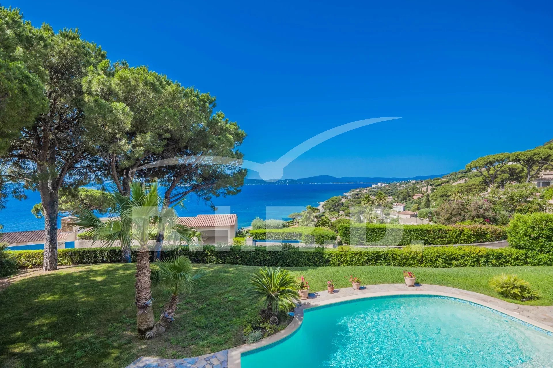 Villa zum Kauf provisionsfrei 3.500.000 € 6 Zimmer 207 m²<br/>Wohnfläche 1.430 m²<br/>Grundstück Nartelle-Noyer-Bellevue-bd des Sardinaux Sainte-Maxime 83120