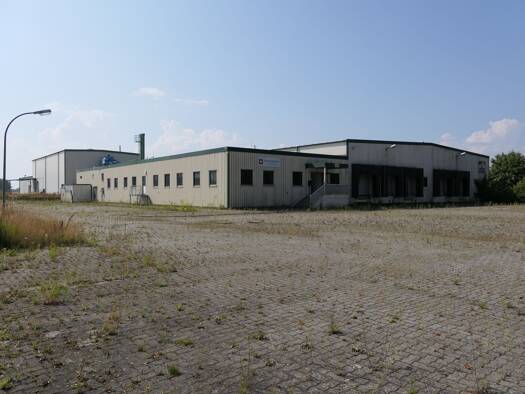 Lagerhalle zum Kauf 450.000 € 3.672 m² Lagerfläche Garz Garz/Rügen 18574
