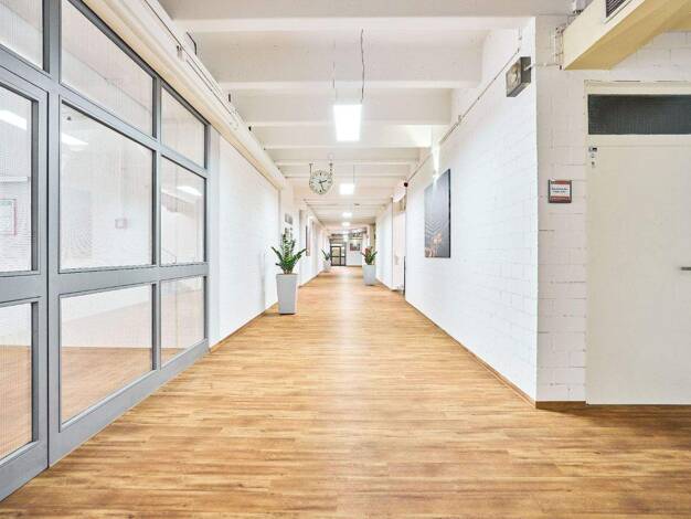 Bürofläche zur Miete provisionsfrei 4 € 1.335 m² Bürofläche Benzstraße Frickenhausen 72636