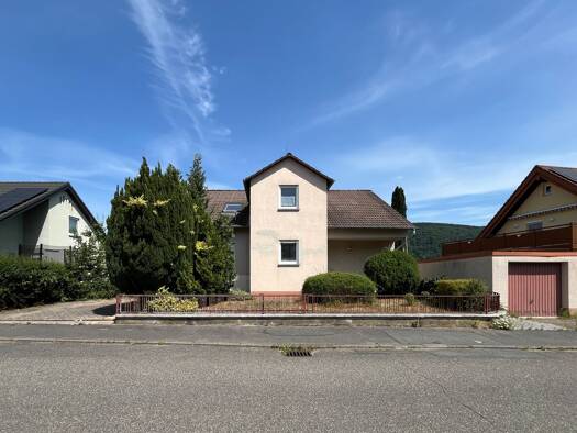 Einfamilienhaus zum Kauf provisionsfrei 379.000 € 11 Zimmer 272 m² 567 m² Grundstück Amorbach Amorbach 63916