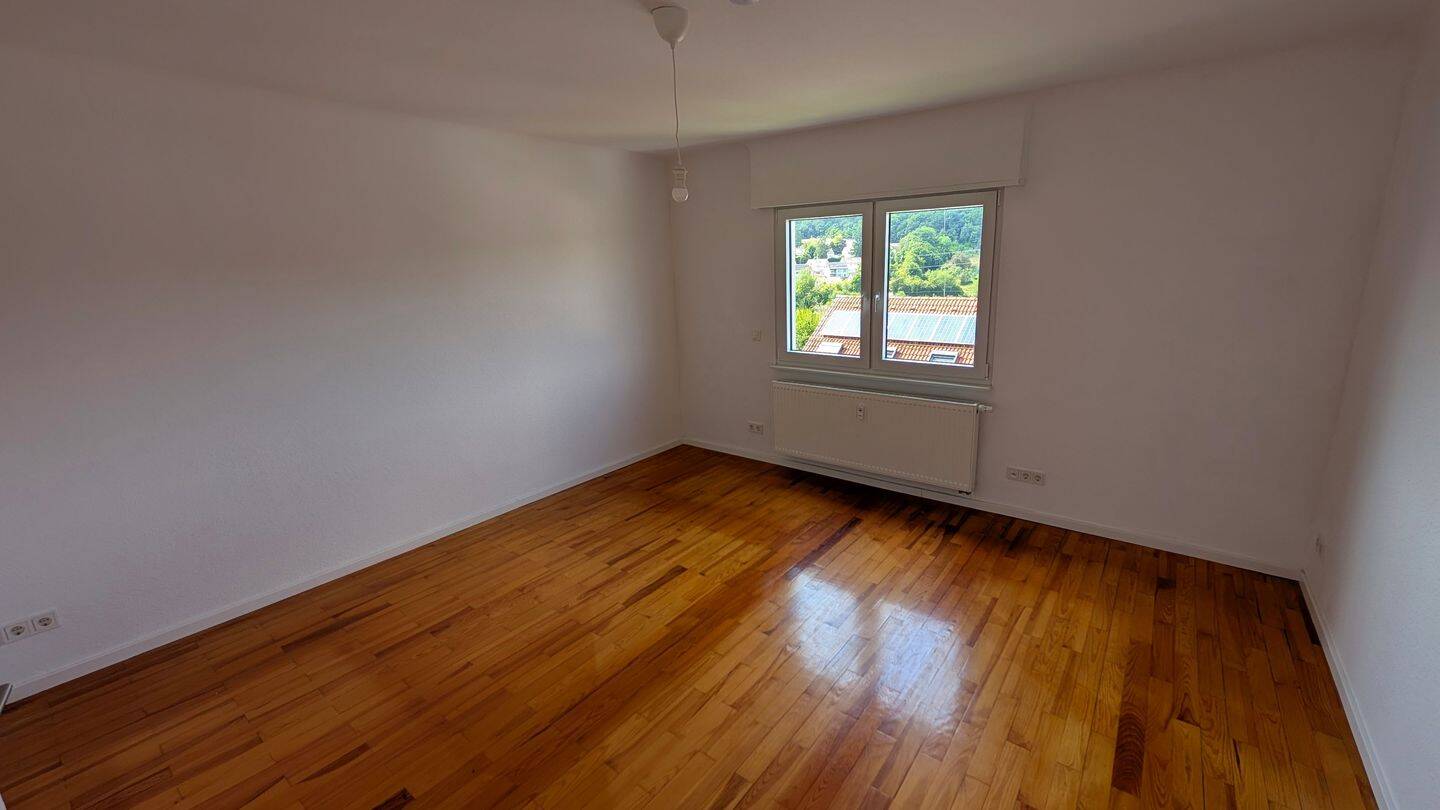 Modern, Renovierte 4 ZKB 100qm + Balkon und Fernblick auf den Wald – Am Emmersberg 106, 66113 Saarbrücken – Vorschaubild 3