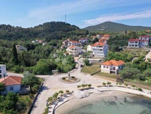 Haus zum Kauf 750.000 € 14 Zimmer 378 m² Lukoran, Preko Sutomiscica, Lukoran, Poljana