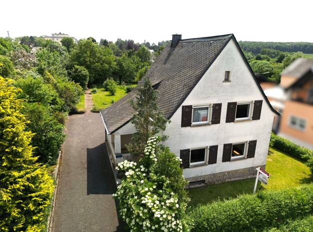 Haus zum Kauf 298.000 € 8 Zimmer 190 m² 1.420 m² Grundstück frei ab sofort Neuerburger Straße 27 Bitburg Bitburg 54634