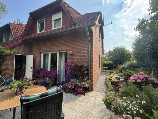 Reihenendhaus zum Kauf 280.000 € 4 Zimmer 94 m² 350 m² Grundstück Kirchhatten II Hatten 26209