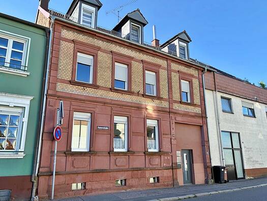 Mehrfamilienhaus zum Kauf als Kapitalanlage geeignet 215.000 € 10 Zimmer 184 m² 184 m² Grundstück Innenstadt Pirmasens 66955