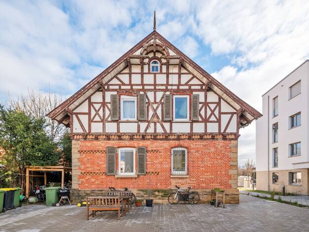 Einfamilienhaus zum Kauf 490.000 € 8 Zimmer 158,8 m² 400 m² Grundstück Kornwestheim 70806