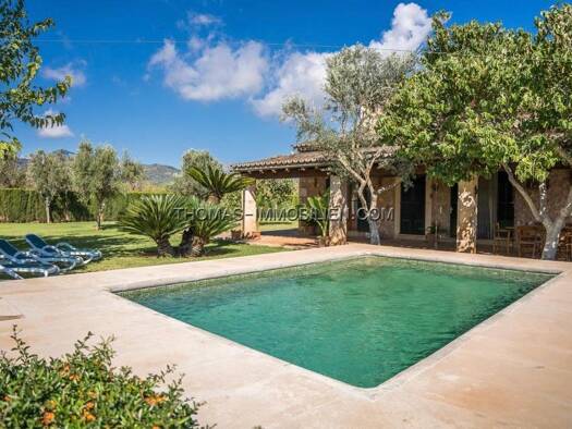 Villa zur Miete 8.000 € 5 Zimmer 400 m² 15.000 m² Grundstück Binissalem 07350