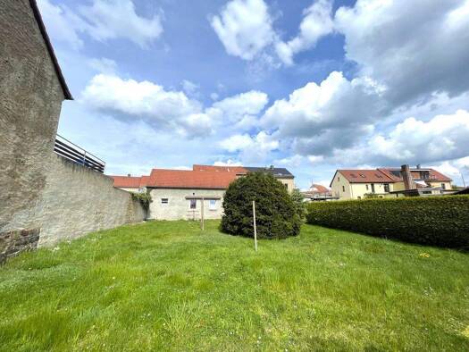 Doppelhaushälfte zum Kauf 145.000 € 6 Zimmer 107 m² 830 m² Grundstück Bad Lausick 04651