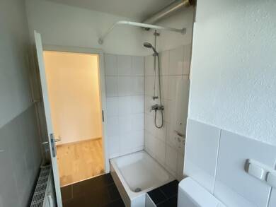 Wohnung zur Miete 389 € 2 Zimmer 41 m² 1. Geschoss Mündelheimer Straße 16 Huckingen Duisburg 47259