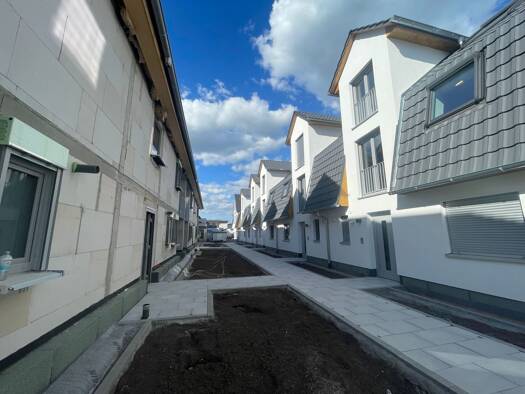 Reihenmittelhaus zur Miete 1.130 € 2 Zimmer 68,4 m² Kornstraße 23 Neulußheim 68809