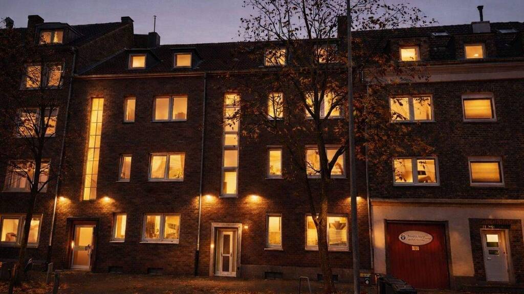 Mehrfamilienhaus zum Kauf als Kapitalanlage geeignet 498.500 € 8 Zimmer 237 m² 280 m² Grundstück Furth-Mitte Neuss 41462