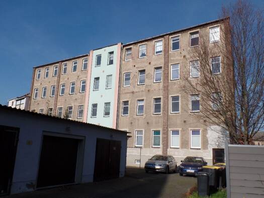 Mehrfamilienhaus zum Kauf als Kapitalanlage geeignet 420.000 € 982,6 m² 780 m² Grundstück Roßwein Roßwein 04741
