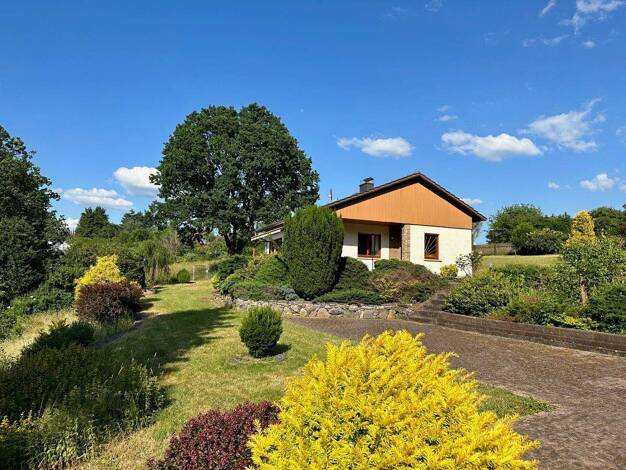 Bungalow zum Kauf 450.000 € 3 Zimmer 75 m² 2.845 m² Grundstück Beuern Buseck / Beuern 35418