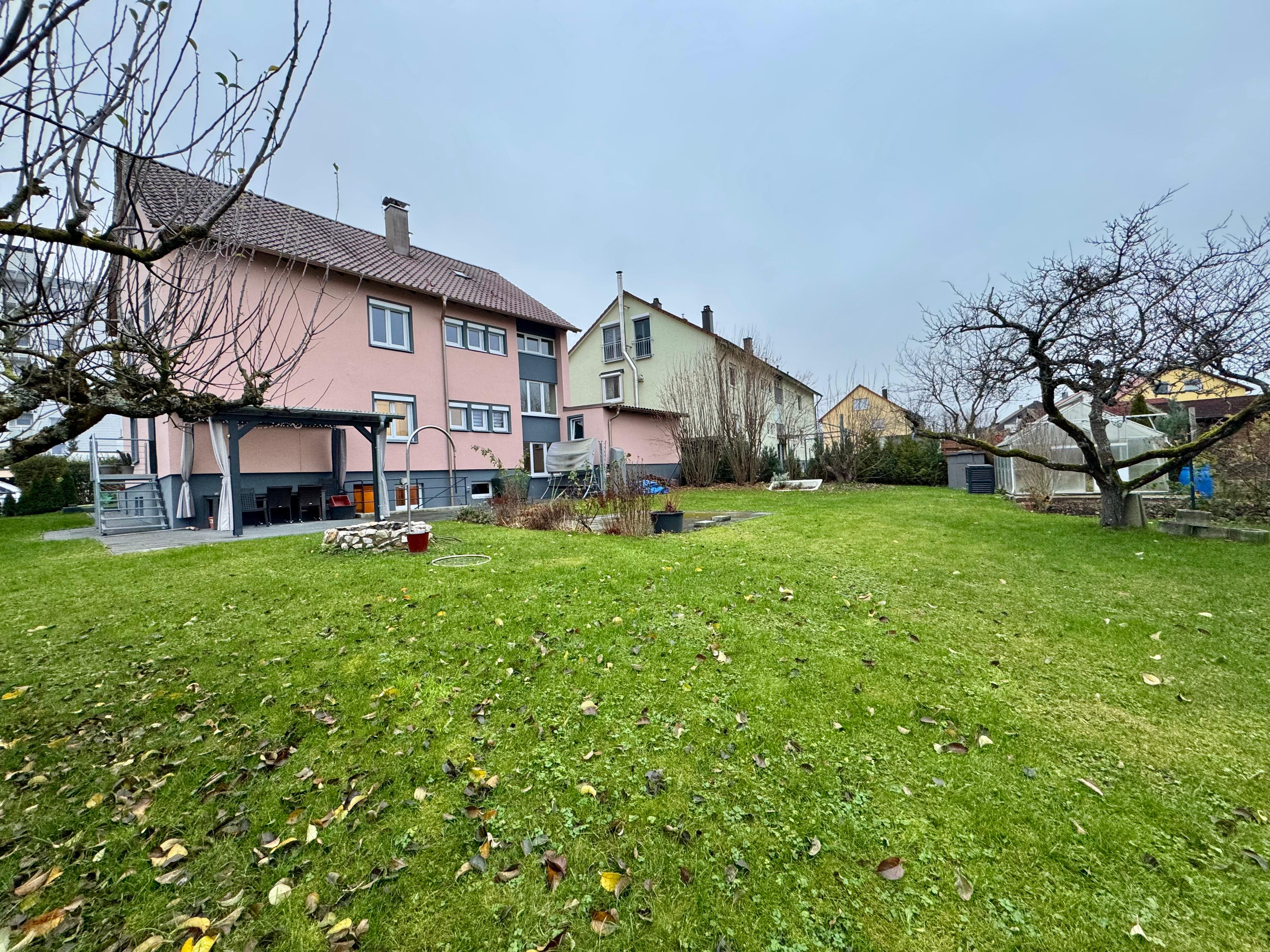 Einfamilienhaus zum Kauf 10 Zimmer 215 m²<br/>Wohnfläche 887 m²<br/>Grundstück Heubach Heubach 73540