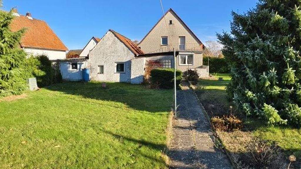 Doppelhaushälfte zum Kauf 207.000 € 4 Zimmer 116 m² 833 m² Grundstück Vöhrum Peine 31228