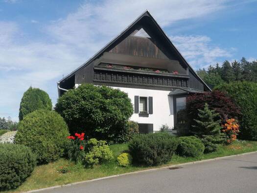 Doppelhaushälfte zum Kauf 360.000 € 4 Zimmer 150 m² 518 m² Grundstück Unterheinsdorf Heinsdorfergrund 08468