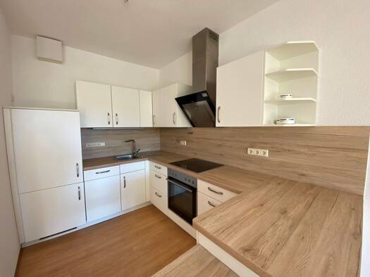 Wohnung zur Miete 415 € 2 Zimmer 61,3 m² 3. Geschoss frei ab 01.06.2026 Auenstraße 54 Suhl 98529