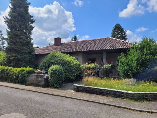 Bungalow zum Kauf 1.125.000 € 5,5 Zimmer 164,5 m² 899 m² Grundstück frei ab sofort Dreieich 63303