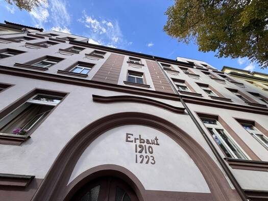 Wohnung zur Miete 825 € 4 Zimmer 97 m² 1. Geschoss Lutherplatz Süd 06110