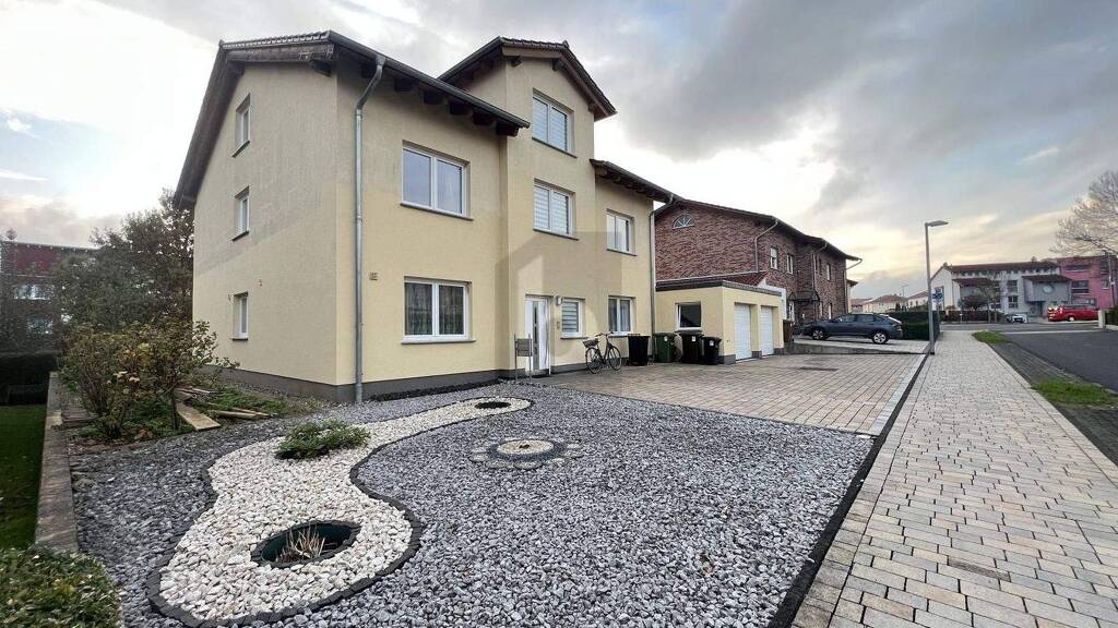 Mehrfamilienhaus zum Kauf 547.000 € 7 Zimmer 209 m² 638 m² Grundstück Großenritte Baunatal 34225