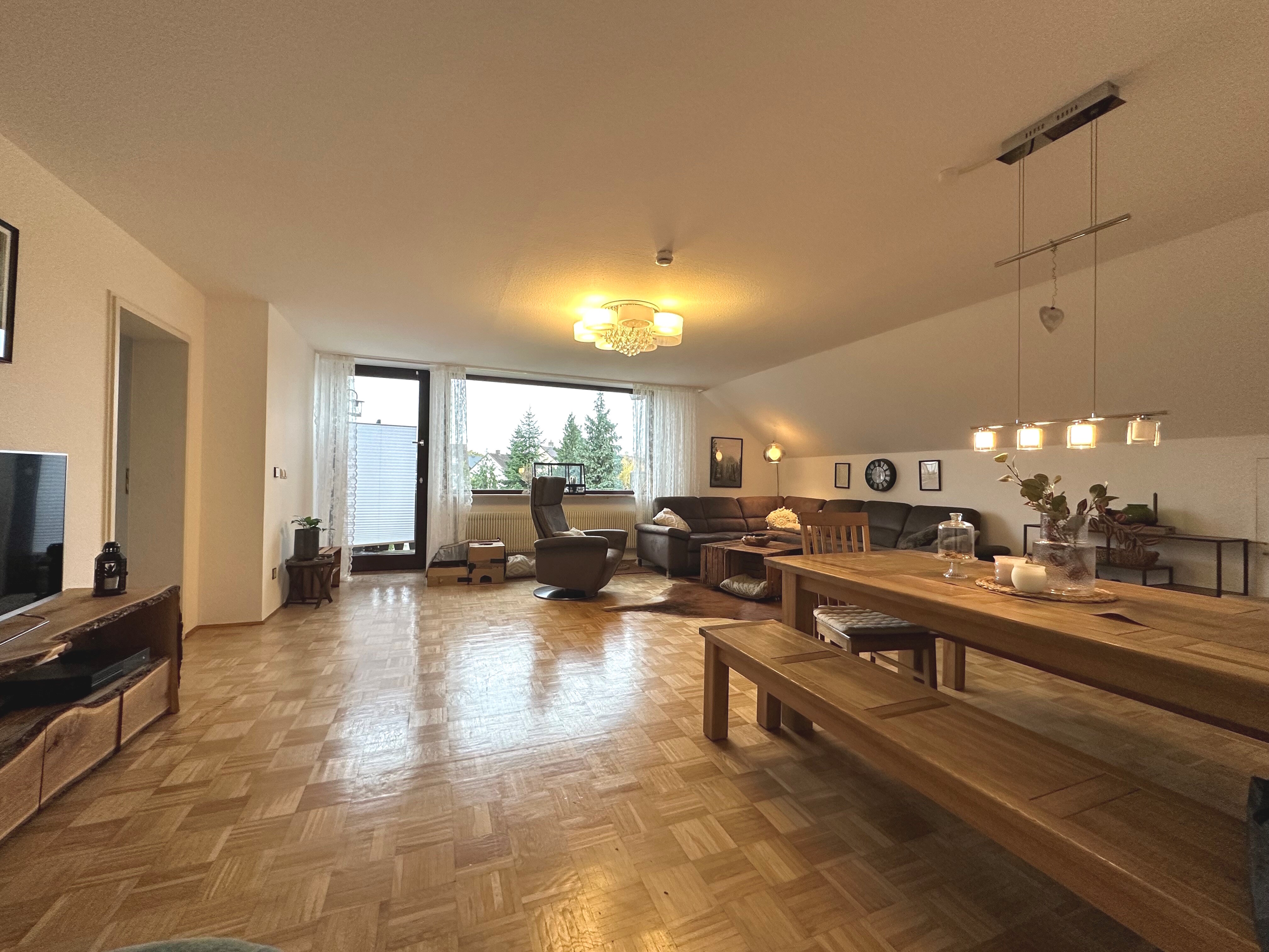 Wohnung zur Miete 1.200 € 4 Zimmer 133 m²<br/>Wohnfläche 01.01.2025<br/>Verfügbarkeit Poppenreuth 141 Fürth 90765