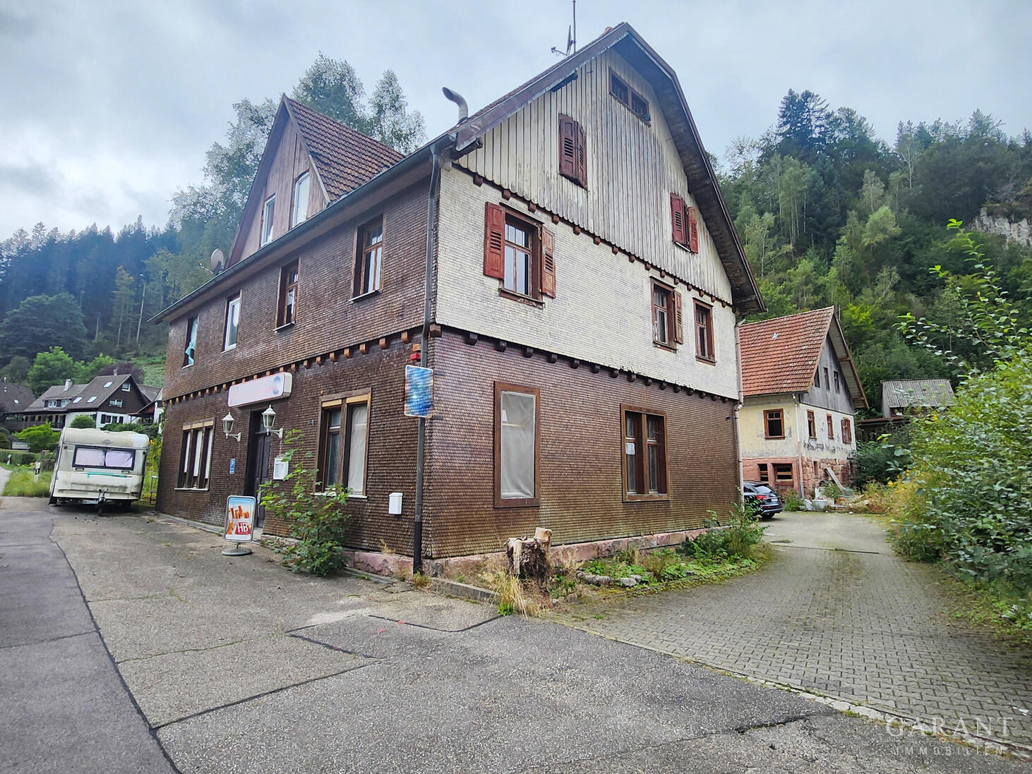 Mehrfamilienhaus zum Kauf 300.000 € 9,5 Zimmer 374 m²<br/>Wohnfläche 1.260 m²<br/>Grundstück Kirschbaumwasen Forbach 76596