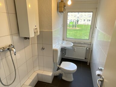 Wohnung zur Miete 369 € 2 Zimmer 40,5 m² EG Biegerfelder Weg 18 Huckingen Duisburg 47259