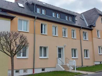 Wohnung zur Miete 267 € 2 Zimmer 49,4 m² Dachgeschoss frei ab sofort August-Bebel-Straße 8 Zeulenroda Zeulenroda-Triebes 07937