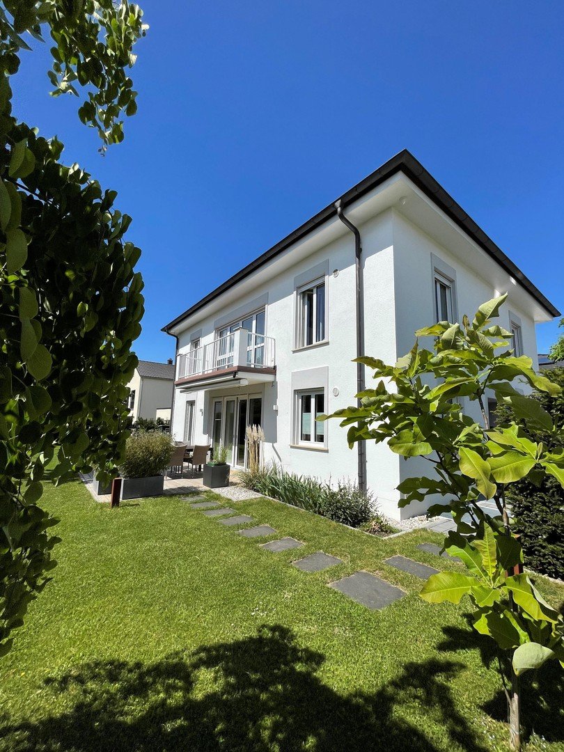 Einfamilienhaus zum Kauf provisionsfrei 9 Zimmer 273 m²<br/>Wohnfläche 583 m²<br/>Grundstück Stockdorf Gauting 82131