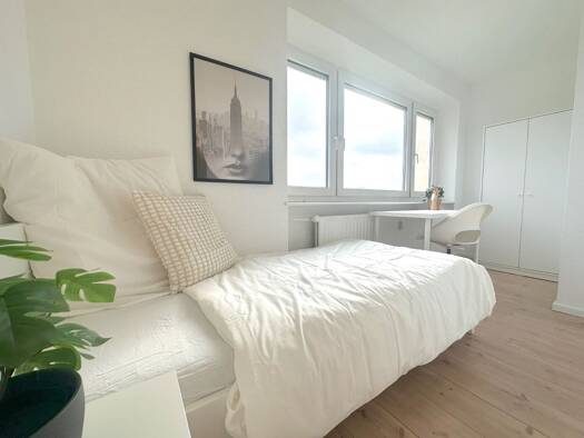 Wohnung zur Miete 510 € 1 Zimmer 32 m² 8. Geschoss frei ab sofort Wasgaustraße 47 Unterliederbach Frankfurt am Main 65929