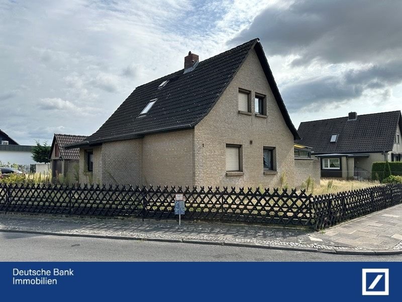 Einfamilienhaus zum Kauf 320.000 € 5 Zimmer 105 m²<br/>Wohnfläche 838 m²<br/>Grundstück Burgdorf - Süd Burgdorf 31303