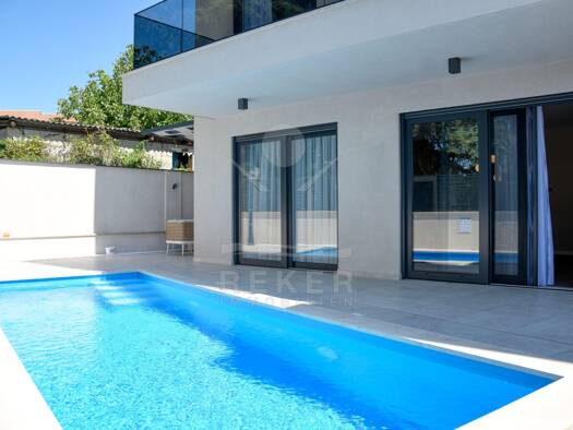 Maisonette zum Kauf - Erstbezug 554.000 € 4 Zimmer 157,6 m² EG Tar
