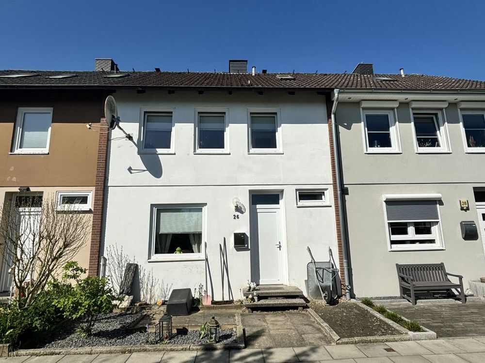 Reihenmittelhaus zum Kauf 315.000 € 5,5 Zimmer 112,7 m²<br/>Wohnfläche 260 m²<br/>Grundstück Eutin 23701