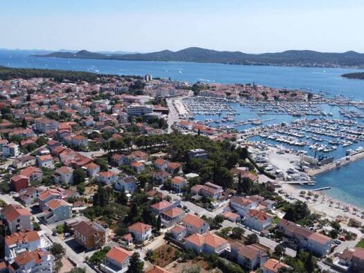 Wohn- und Gewerbegrundstück zum Kauf 163.000 € Biograd na Moru 23210