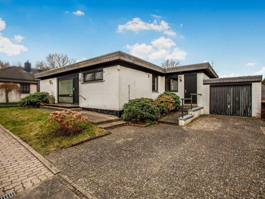 Bungalow zum Kauf 299.000 € 4 Zimmer 132,3 m² 641 m² Grundstück Wittorf Neumünster 24539