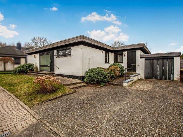 Bungalow zum Kauf 299.000 € 4 Zimmer 132,3 m² 641 m² Grundstück Wittorf Neumünster 24539