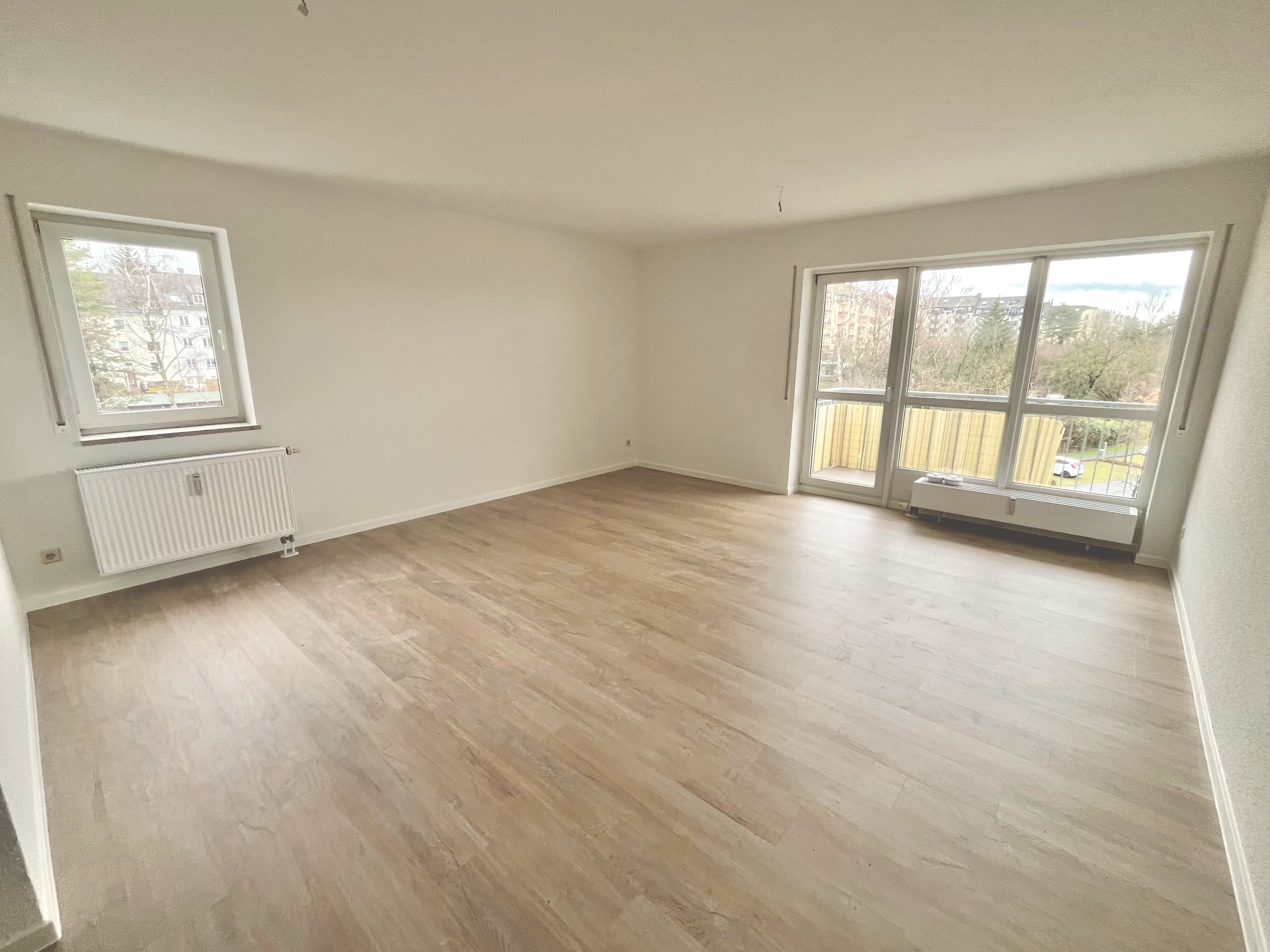 Wohnung zur Miete 395 € 2 Zimmer 66,3 m²<br/>Wohnfläche 2.<br/>Geschoss ab sofort<br/>Verfügbarkeit Zeißstraße 55 a Hilbersdorf 150 Chemnitz 09131