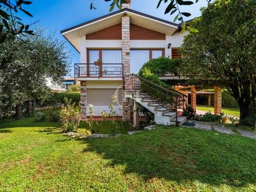 Mehrfamilienhaus zum Kauf 1.180.000 € 8 Zimmer 200 m² 700 m² Grundstück frei ab sofort Via Madonnina Lazise 37017