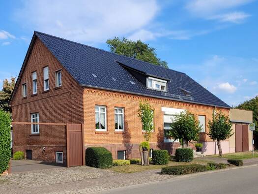 Haus zum Kauf provisionsfrei 150.000 € 6,5 Zimmer 160 m² 1.420 m² Grundstück Gladigau Osterburg (Altmark) 39606