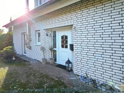 Doppelhaushälfte zum Kauf 360.000 € 5 Zimmer 111 m² 267 m² Grundstück frei ab sofort Schloß Holte Schloß Holte-Stukenbrock 33758