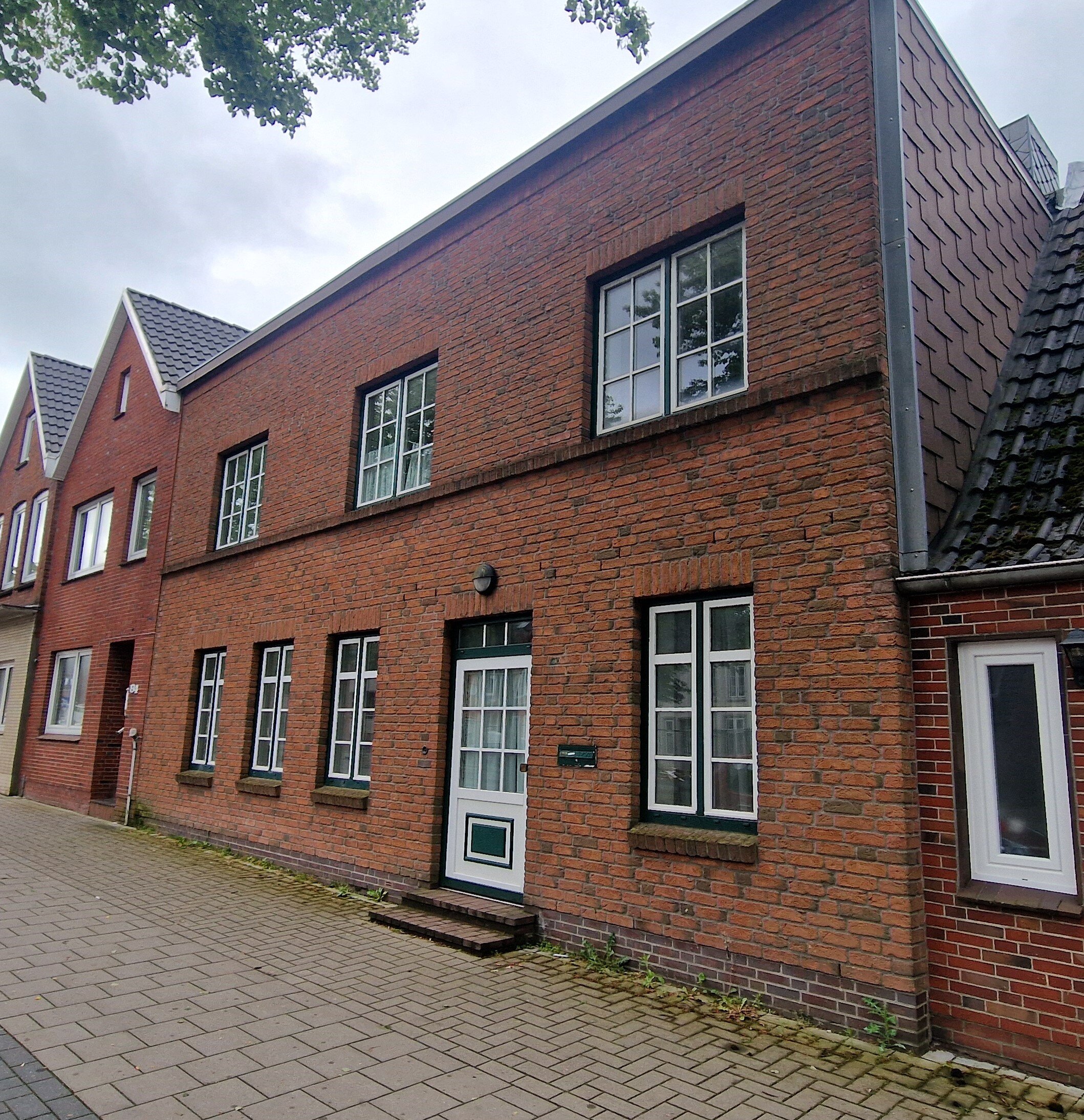 Einfamilienhaus zum Kauf 249.000 € 8 Zimmer 160 m²<br/>Wohnfläche 623 m²<br/>Grundstück Osterende 82 Zentrum Husum 25813