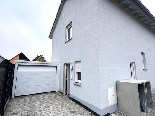 Einfamilienhaus zur Miete - Erstbezug 1.250 € 4 Zimmer 101,2 m² 198,8 m² Grundstück frei ab sofort Poststraße Wassertrüdingen 91717