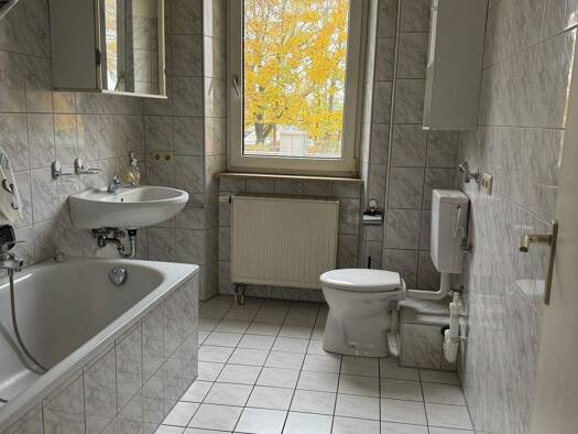 Wohnung zur Miete 580 € 2 Zimmer 50 m² 1. Geschoss frei ab sofort Nürnberger Straße 172 Innenstadt Fürth 90762