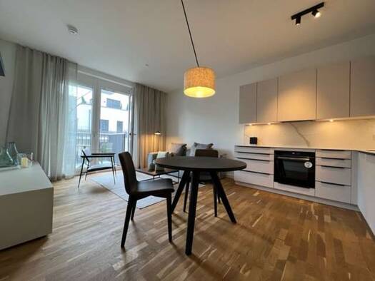 Wohnung zur Miete 1.100 € 2 Zimmer 92 m² Geschoss 4/5 frei ab sofort Grünberger Straße 17 Friedrichshain Friedrichshain-Kreuzberg 10243